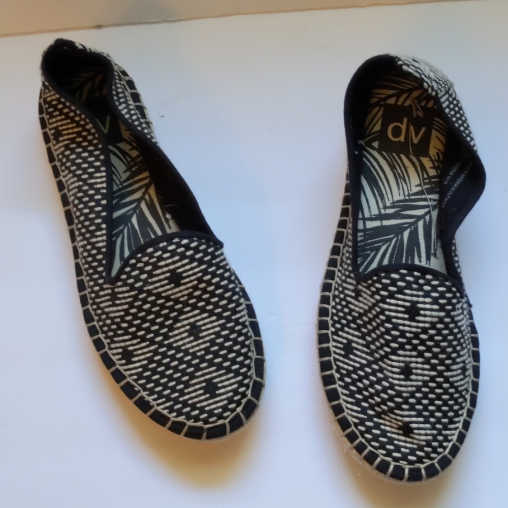 DV by Dolce Vita black/white espadrille-sz 6 1/2